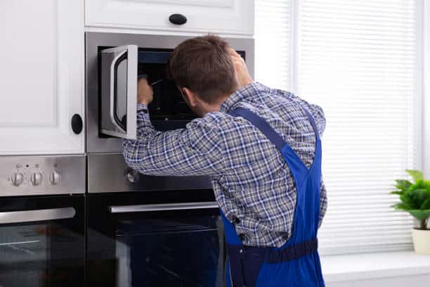 Microwave repair service to fix power issues